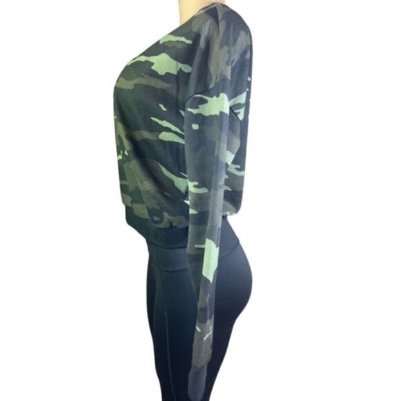 NWT- Victoria Secret sport Camouflage print Sweatshirt. - Picture 4 of 12
